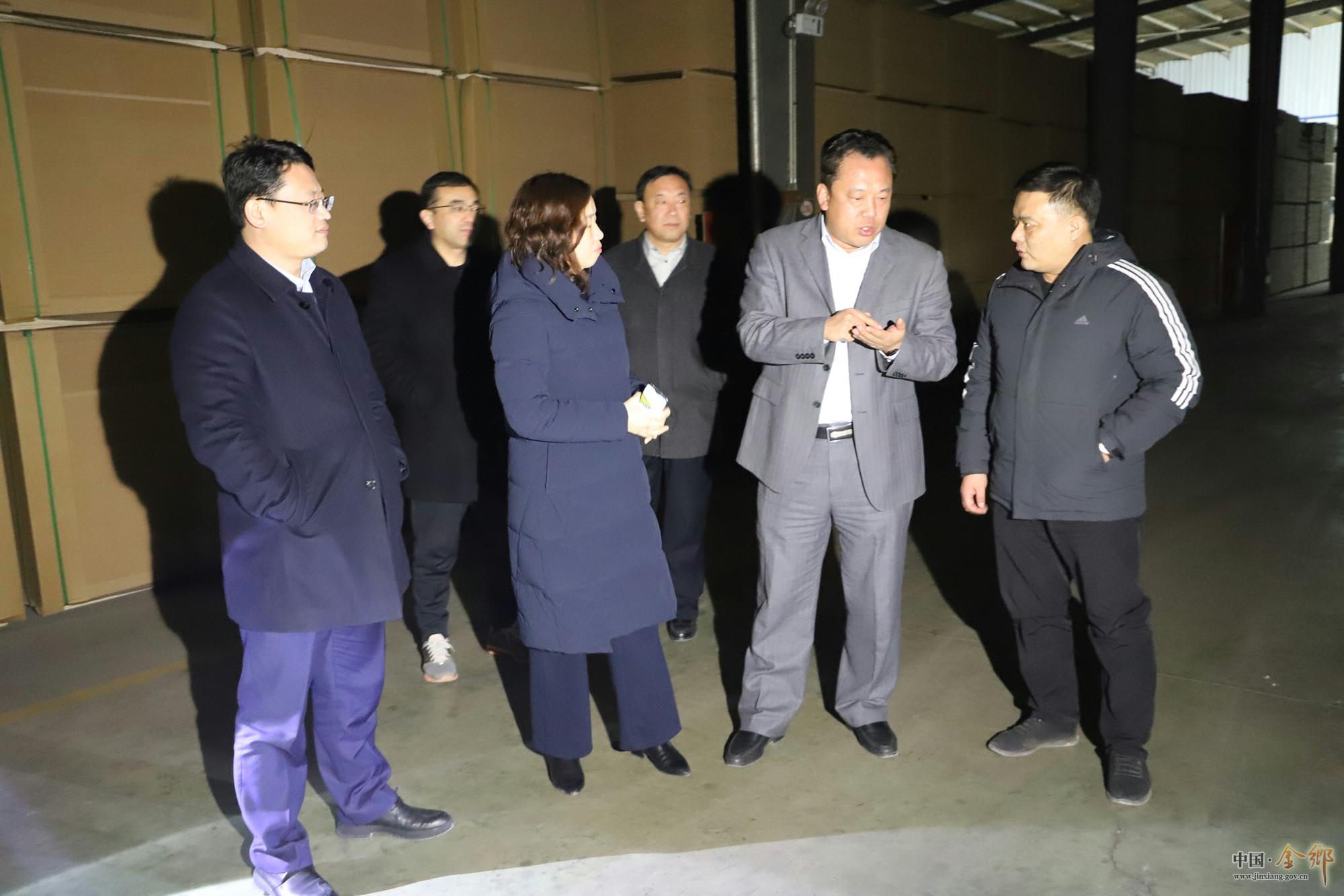 郑士民夜查大气污染防治工作