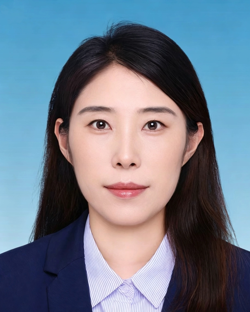 李小雪.jpg